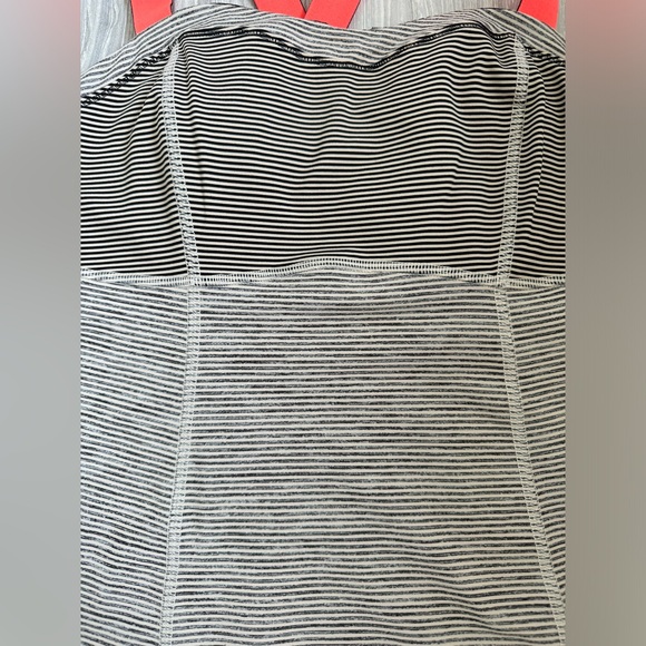 Lululemon gray white black striped tank orange straps built in bra size 6 - Picture 2 of 10